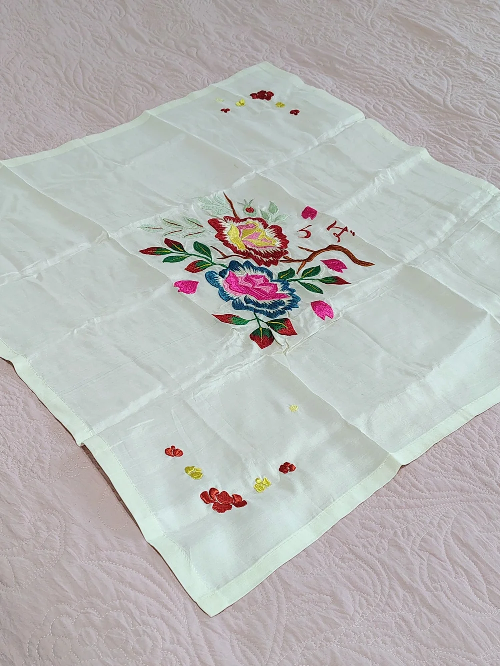 Vintage Hand Made Embroidered Tablecloth Vibrant Flowers On Ivory 26